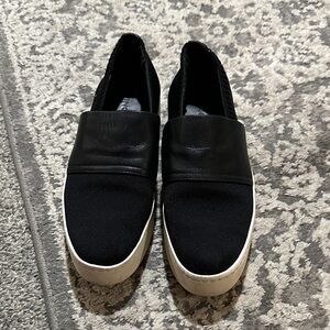 🖤Women’s Chunky Black Slip-On Shoes🖤